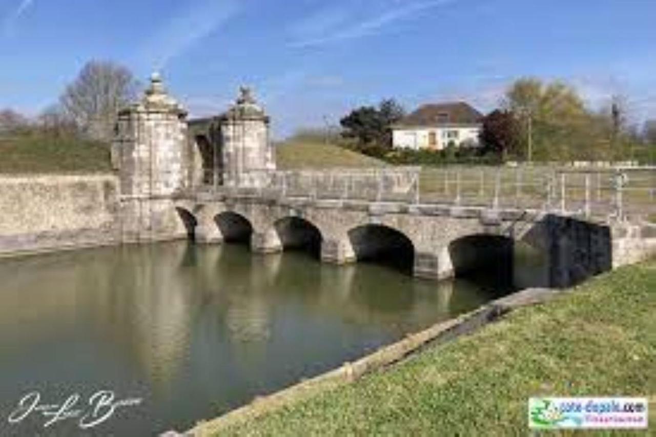 L'Etoile De Mer - Les Remparts Gravelines Buitenkant foto